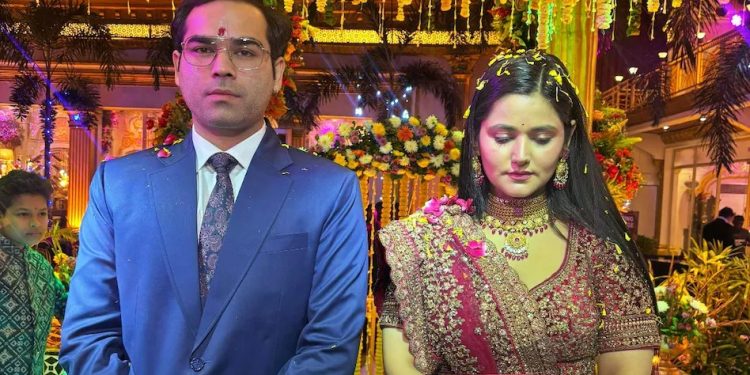 यूपी के बड़े राजनैतिक घराने की बहू बनेंगी कथावाचक निधि सारस्वत, इनके बारे में जानिए