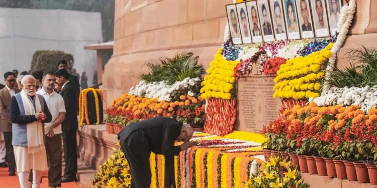 संसद पर आतंकी हमले की 24वीं बरसी, पीएम मोदी ने दी शहीदों को श्रध्दांजलि