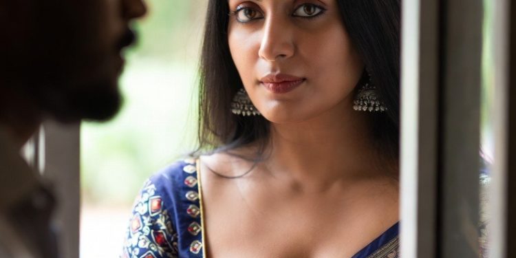 दो लड़कों के साथ होटल रूम गई शादीशुदा महिला, फिर तीनों ने पी शराब, सुबह पुलिस को मिली एक लड़के की लाश, जानें पूरा माजरा