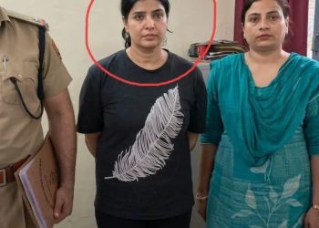 चंडीगढ़ की लेडी टीचर ने अपने ही स्टूडेंट संग किया सेक्स, छात्र से बोली- पति को तलाक दे दूंगी, परेशान हसबैंड ने किया सुसाइड