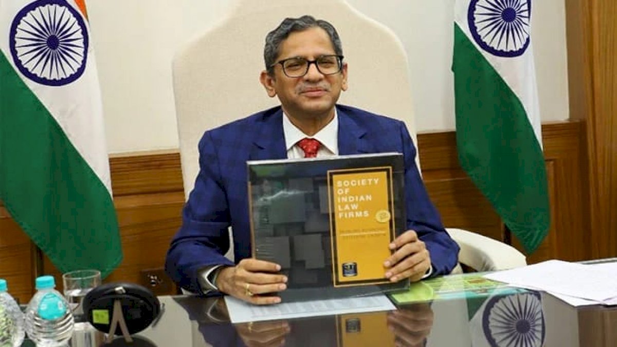 ओमीक्रोन स्वरूप ‘साइलेंट किलर’ है : सीजेआई