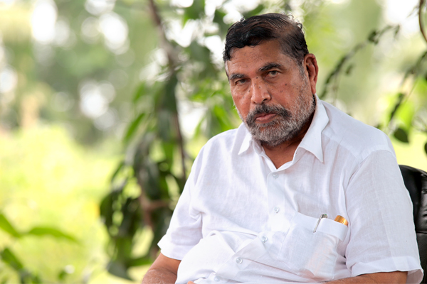 गुजरात के झागडिया सीट पर बाप ने ठोक दी बेटे के खिलाफ ताल