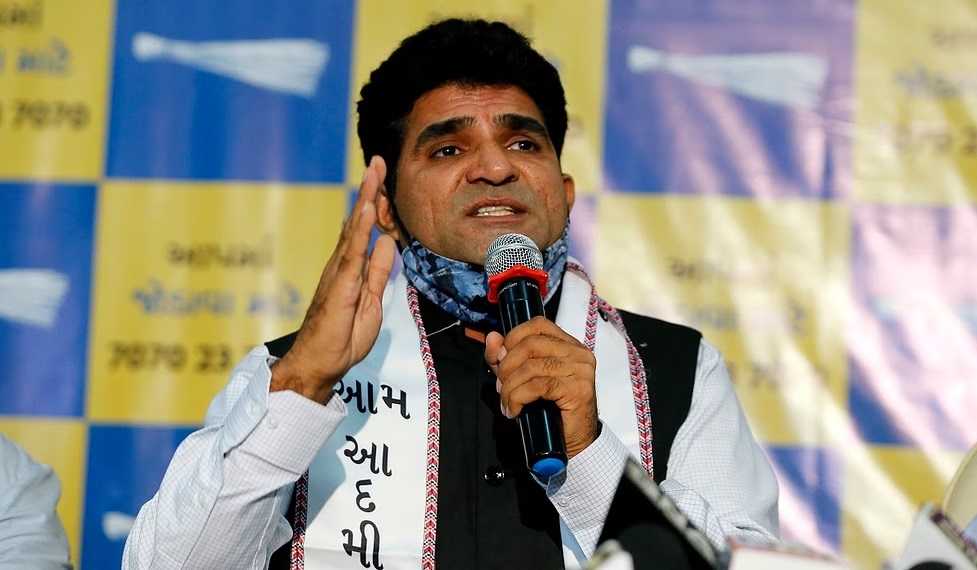 ईशुदान गढ़वी होंगे आप के गुजरात सीएम का चेहरा