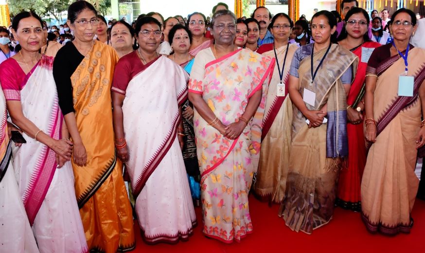 राष्ट्रपति मुर्मू ने भुवनेश्वर में शिक्षा संबंधी परियोजनाओं का शुभारंभ किया