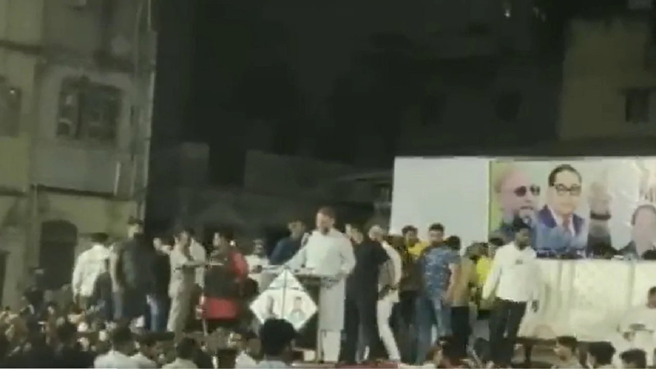 ओवैसी की रैली में लगे मोदी-मोदी के नारे, मुंह ताकते रह गए भाईजान