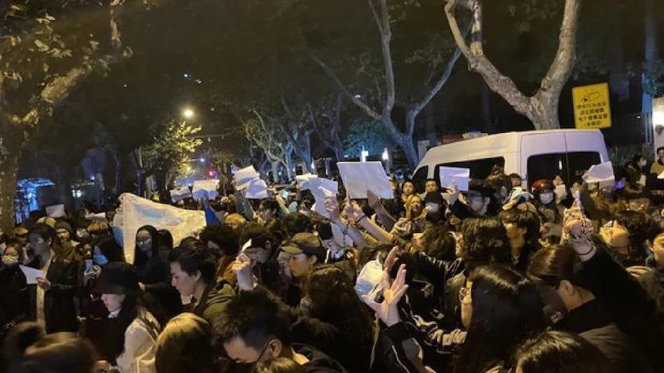 चीन में जीरो कोविड पॉलिसी के खिलाफ प्रदर्शन, सड़कों पर उतरे लोग