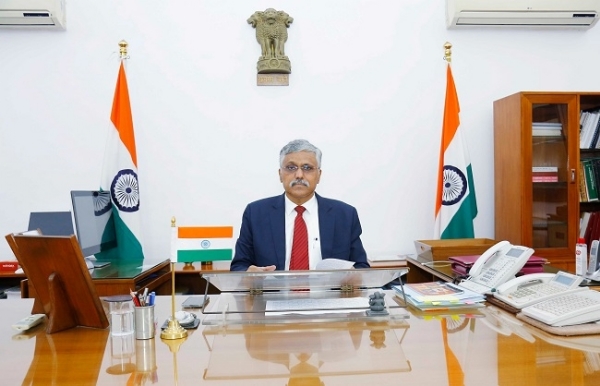 गिरिधर अरमाने ने रक्षा सचिव का पदभार संभाला