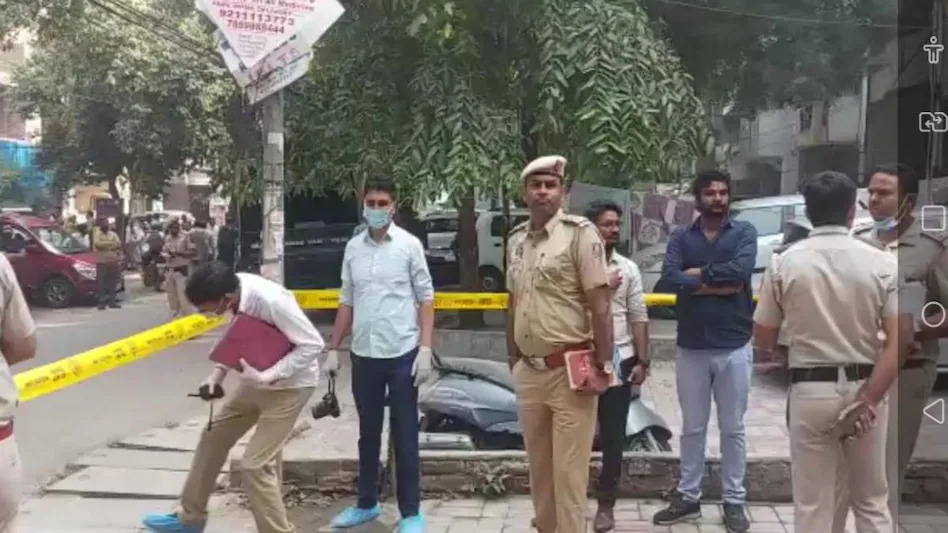 ट्रिपल मर्डर से दहल उठी दिल्ली, पति, पत्नी और नौकरानी की हत्या