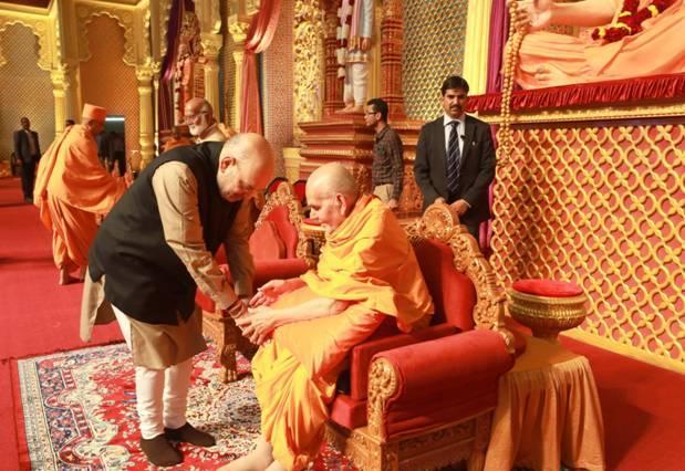 अमित शाह ने अहमदाबाद में प्रमुख स्वामी महाराज शताब्दी महोत्सव में भाग लिया