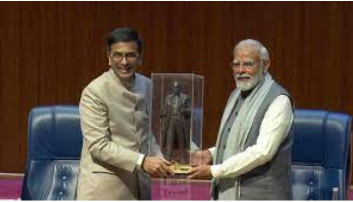 पीएम मोदी ने की सुप्रीम कोर्ट के डायमंड जुबली सेलिब्रेशन की शुरुआत बोले- आज बने कानून कल के भारत को मजबूत करेंगे