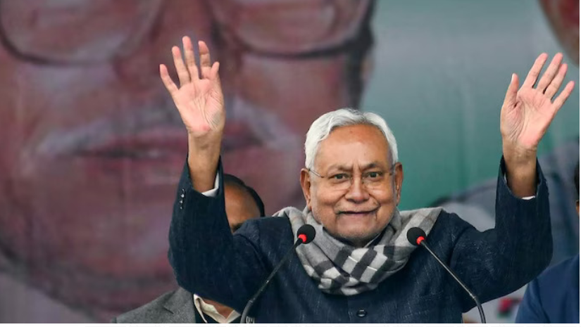 बिहार सीएम नीतीश कुमार ने साधा लालू यादव पर निशाना, बताई इंडिया गठबंधन से अलग होने की वजह