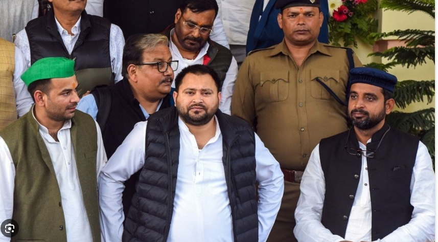 कांग्रेस-RJD में टूट, बिहार में महागठबंधन की रैली से पहले लगा झटका कांग्रेस विधायक मुरारी-सिद्धार्थ और आरजेडी की संगीता बीजेपी में शामिल