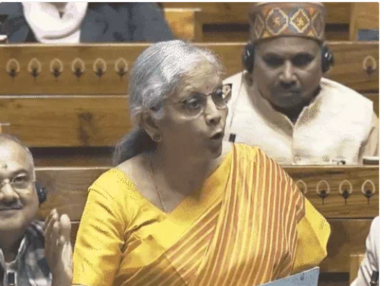 वित्त मंत्री निर्मला सीतारमण ने साधा कांग्रेस पर निशाना, बोलीं- कांग्रेस ने गुड़ का गोबर किया, श्वेतपत्र पर की चर्चा