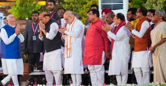 मोदी की नई टीम में उत्तरप्रदेश के 9 चेहरे: 10वें मंत्री के तौर पर राज्यसभा सांसद हरदीप सिंह पुरी ने ली शपथ, राजनाथ हैं बड़े नाम