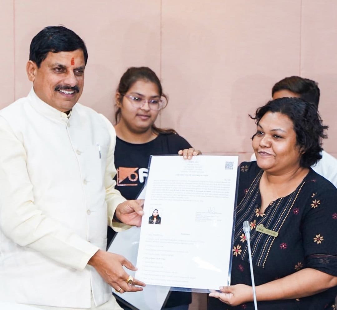 एमपी में तीन विदेशियों को मिली नागरिकता, CAA के तहत मुख्यमंत्री मोहन यादव ने दिए प्रमाण पत्र