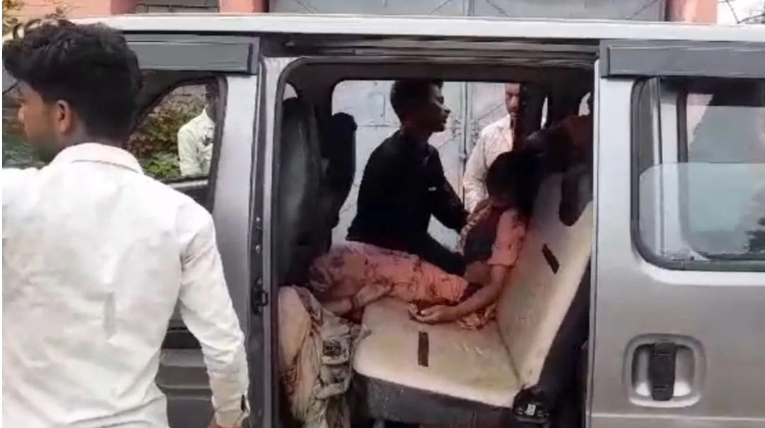 यूपी के हाथरस में बड़ा हादसा: भोले बाबा के सत्संग के लिए जुटी भीड़, अचानक मची भगदड़ में 90 श्रद्धालुओं की हुई मौत