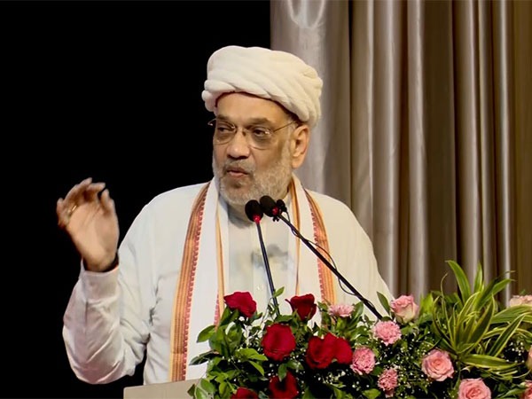 INDI गठबंधन की राजनीति की वजह से.. अहमदाबाद में विपक्ष पर जमकर बरसे अमित शाह, लगाया ये आरोप