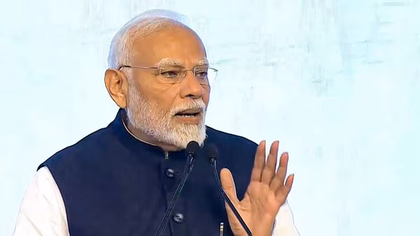 पीएम मोदी को मिलती है इतनी सैलरी, हर महीने सत्कार भत्ते के मिलते हैं 3 हजार, जानें वेतन से जुड़ी पूरी डिटेल