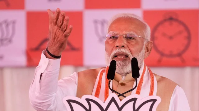 महाराष्ट्र में बोले-पीएम मोदी:कांग्रेस ने दी सावरकर को गाली , MVA को दिया चैलेंज कांग्रेस नेताओं से बाल ठाकरे की प्रशंसा करवाकर दिखाएं