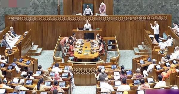 संसद का शीतकालीन सत्र: हंगामे के बाद स्थगित हुई राज्यसभा, लोकसभा की कार्यवाही भी हुई स्थगित