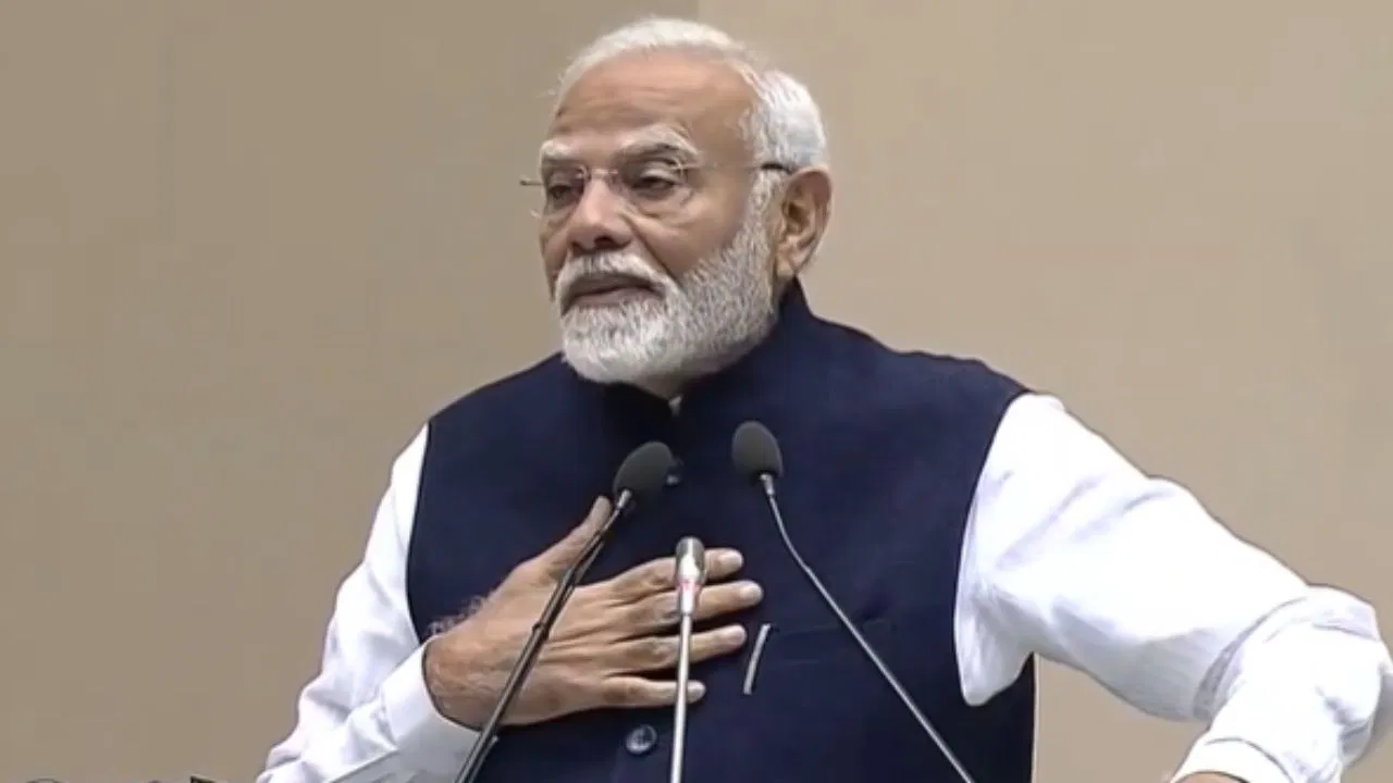 मोदी कैबिनेट के बड़े फैसले: पैसों की कमी से नहीं छूटेगी पढ़ाई, छात्रों को मिलेगा 10 लाख का एजुकेशन लोन, FCI होगा मजबूत