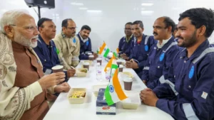 परिवार के लिए मेहनत कर रहा हूं, 140 करोड़ लोग मेरा परिवार, कुवैत में भारतीय श्रमिकों से क्या बोले पीएम?