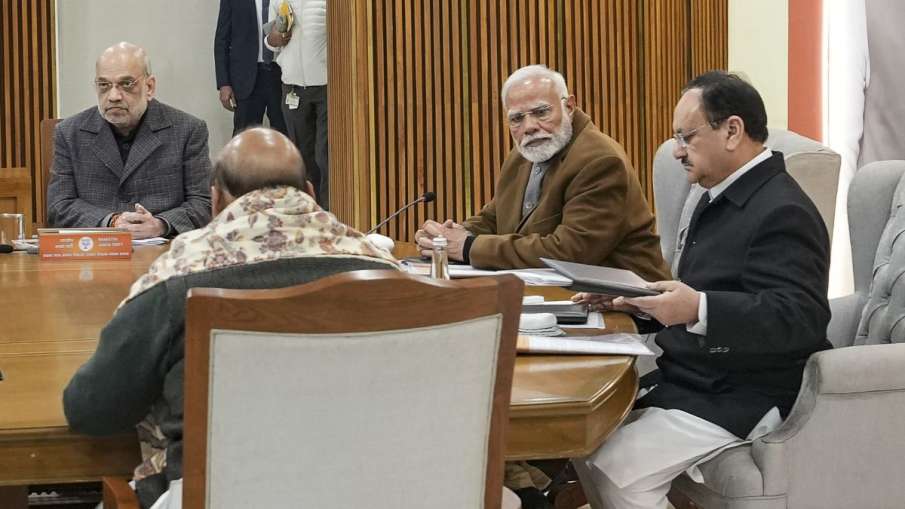 दिल्ली विधानसभा चुनाव: अमित शाह राजधानी जीतने चलेंगे ये दांव, झुग्गी बस्तियों के प्रधानों से करेंगे मुलाकात