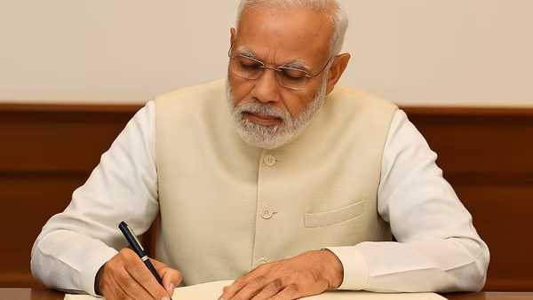 बिहार चुनाव का शंखनाद, गृहमंत्री अमित शाह ने गोपालगंज में की रैली, ‘मेरे जिगर के टुकड़ों’ कहकर की भाषण की शुरूआत