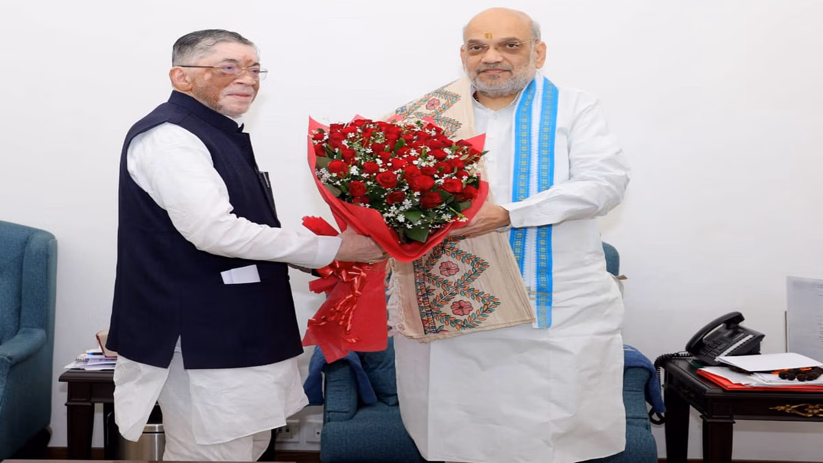 गृहमंत्री से हुई झारखंड के राज्यपाल की मुलाकात: दिल्ली में अमित शाह से मिलने पहुंचे संतोष गंगवार, इन मुद्दों पर हुई चर्चा