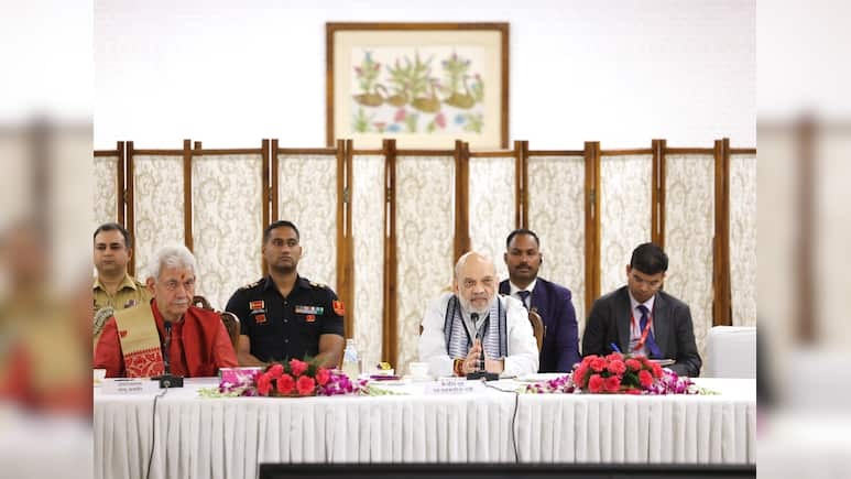 जम्मू कश्मीर को लेकर गृहमंत्री की हाइलेवल मीटिंग,अमित शाह ने की विकास परियोजनाओं और वर्तमान सुरक्षा स्थिति की समीक्षा