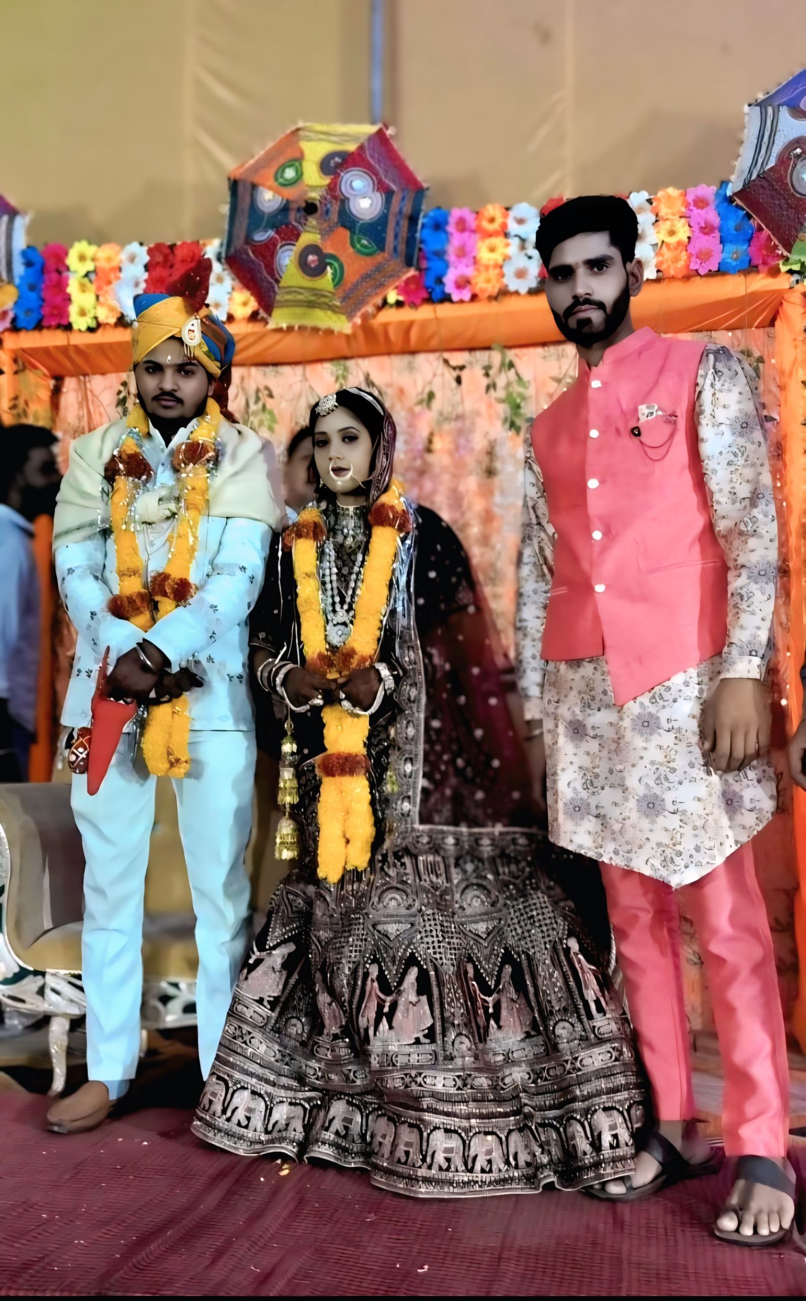 MP का ये मामला चौंका देगा: शादी के 9 दिन बाद प्रेमी संग किया सुसाइड, शादी में खिंचाई थी प्रेमी संग तस्वीर