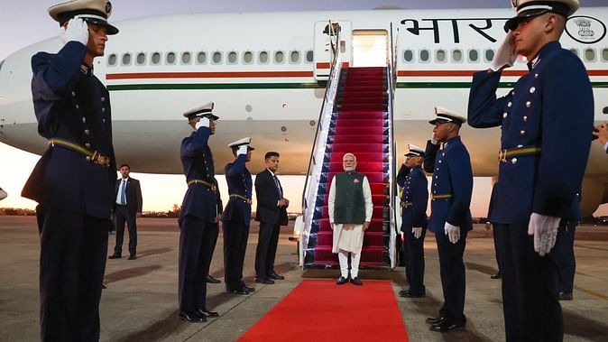 पीएम मोदी के स्वागत में शिव तांडव, भारतीय समुदाय एयरपोर्ट पहुंचा, ब्रासीलिया में ऐसे हुआ प्रधानमंत्री का वेलकम