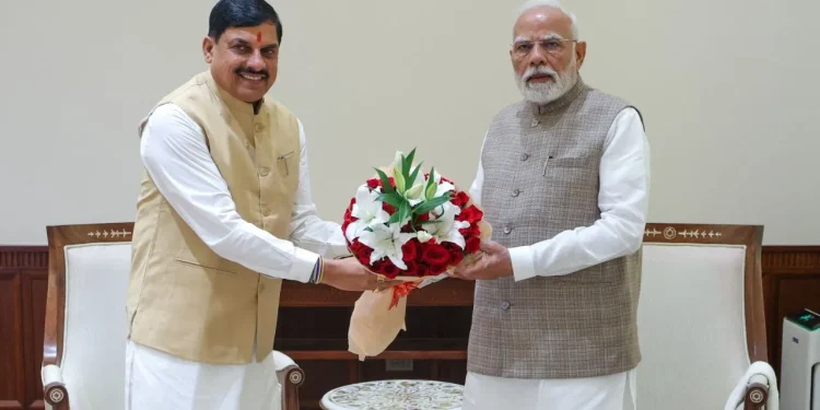 पीएम मोदी से मिलने पहुंचे सीएम मोहन, दिल्ली में हुई दोनों नेताओं की मुलाकात, जानें क्या बातचीत हुई.?