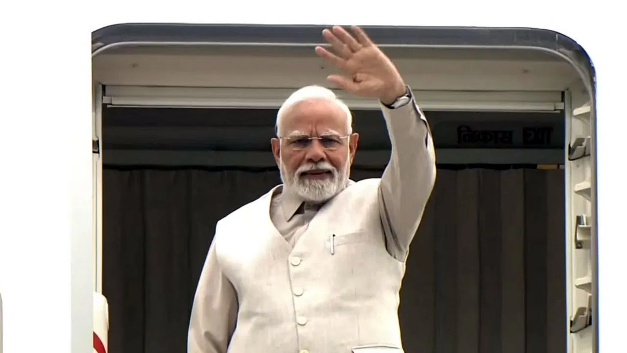 UK और मालदीव दौरे पर रवाना हुए पीएम मोदी, 4 दिन यात्रा पर रहेंगे ब्रिटेन में होगी कीर स्टार्मर से मुलाकात