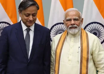 शशि थरूर की पीएम मोदी पर टिप्पणी: सुप्रीम कोर्ट बोला- नेता और जज की चमड़ी मोटी होनी चाहिए