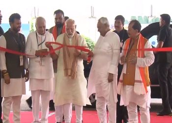 SIR का जिक्र किए बिना विपक्ष पर तंज, बिहार को दी हजारो करोड़ की सौगात, पूर्णिया में जमकर गरजे पीएम मोदी