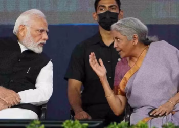 एक बार आप जीएसटी देख लो.. जब पीएम मोदी ने किया था वित्त मंत्री को फोन, फिर हुई सबसे बड़े टैक्स रिफॉर्म की शुरुआत