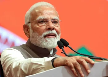 मां के अपमान पर भावुक हुए PM मोदी, बोले-गरीब मां की तपस्या नहीं समझ सकते युवराज, मुझे कहते हैं जहर वाला सांप…