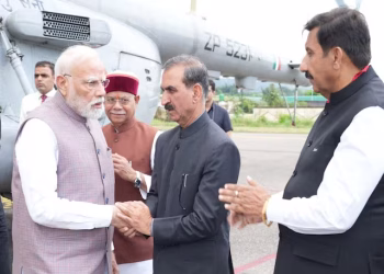 पीएम मोदी ने किया पंजाब से सटे इलाकों का हवाई दौरा, बाढ़ पीड़ितों का हाल जानने कांगड़ा पहुंचे प्रधानमंत्री