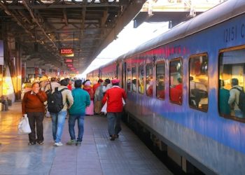 रेल में सफर किया तो जेब होगी ढीली, रेल किराया बढ़ा, हर किमी पर इतने रूपए ज्यादा लगेंगे, इस दिन से होगा लागू