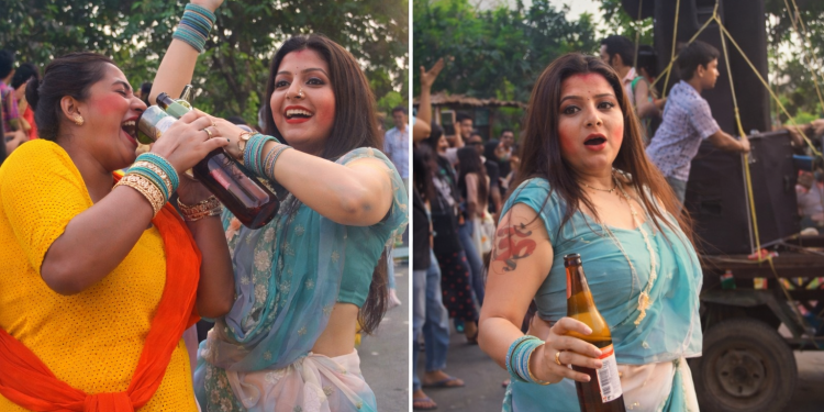 डीजे की धुन पर बीयर बॉटल संग लड़की ने किया डांस, सोशल मीडिया पर वीडियो हुआ वायरल