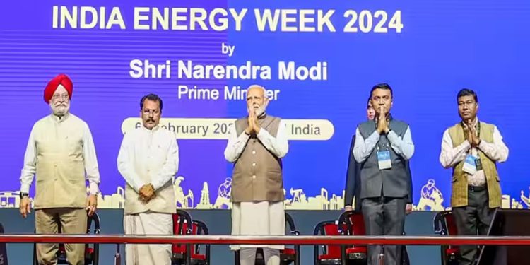 पीएम मोदी ने गोवा में किया इंडिया एनर्जी वीक का उद्घाटन, कहा- एनर्जी सेक्टर में भारत मौकों की जमीन, जानें क्यों हो रहा इवेंट