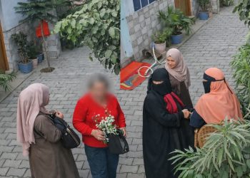 इस्लाम कबूल करने से किस्मत बदलेगी.. 5 मुस्लिम लड़कियों ने हिंदू छात्रा को बुर्का पहनाया, पुलिस ने लिया ये एक्शन