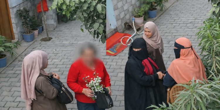 इस्लाम कबूल करने से किस्मत बदलेगी.. 5 मुस्लिम लड़कियों ने हिंदू छात्रा को बुर्का पहनाया, पुलिस ने लिया ये एक्शन