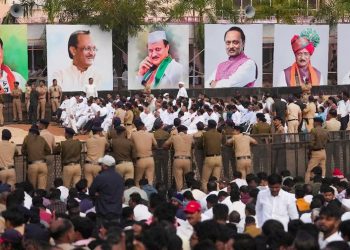 पंचतत्व में विलीन हुए अजित पवार,बेटों ने मुखाग्नि दी, गन सैल्यूट दिया गया, अमित शाह रहे मौजूद, नम आंखों से ‘दादा’ को दी विदाई