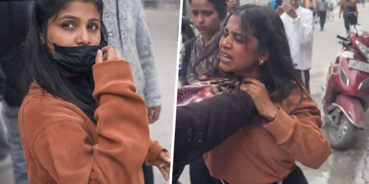 नशे में लड़कों को छेड़ रही थी 23 साल की लड़की.. आंटी ने जमकर पीटा, जमकर वायरल हो रहा ये वीडियो