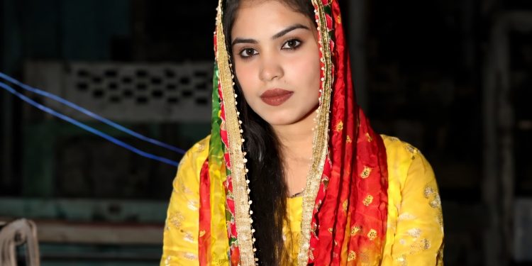 बॉयफ्रेंड के सामने जहर खाया फिर घर जाकर भाभी को बताया, गर्लफ्रेंड ने इस वजह से दी जान