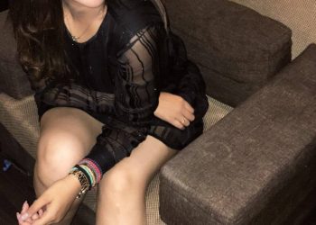 एक्टर को दूसरी लड़की के साथ देखा, गर्लफ्रेंड ने घर में घुसकर पीटा, गर्दन पीठ पर दिखे नाखून के निशान