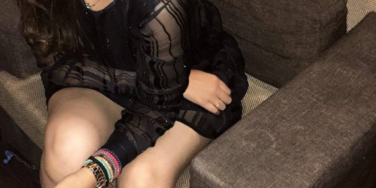 एक्टर को दूसरी लड़की के साथ देखा, गर्लफ्रेंड ने घर में घुसकर पीटा, गर्दन पीठ पर दिखे नाखून के निशान