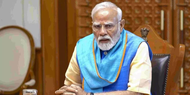 गैस सिलेंडर संकट के बीच पीएम मोदी का बड़ा फैसला, मंत्रियों को किया आगाह, दिए ये खास निर्देश